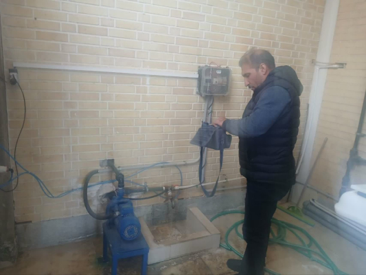 کنترل و نمونه برداری از آب شرب مصرفی روستاهای کرون انجام شد