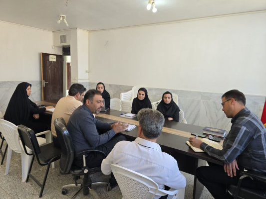 جلسه هم‌اندیشی «جوانی جمعیت» و «تبیین طرح فتحان» در روستای میرآباد برگزار شد