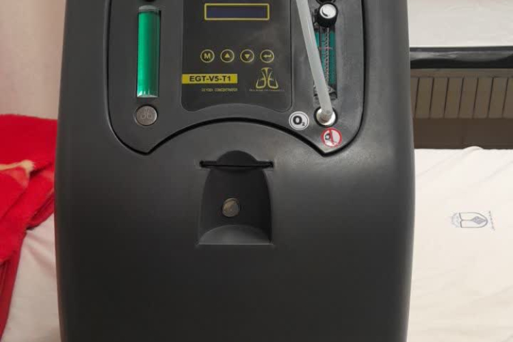 یکدستگاه اکسیژن ساز اهدایی به مرکز خدمات جامع سلامت دولت آباد تحویل شد