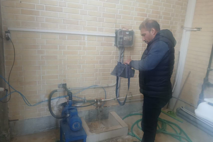 کنترل و نمونه برداری از آب شرب مصرفی روستاهای کرون انجام شد