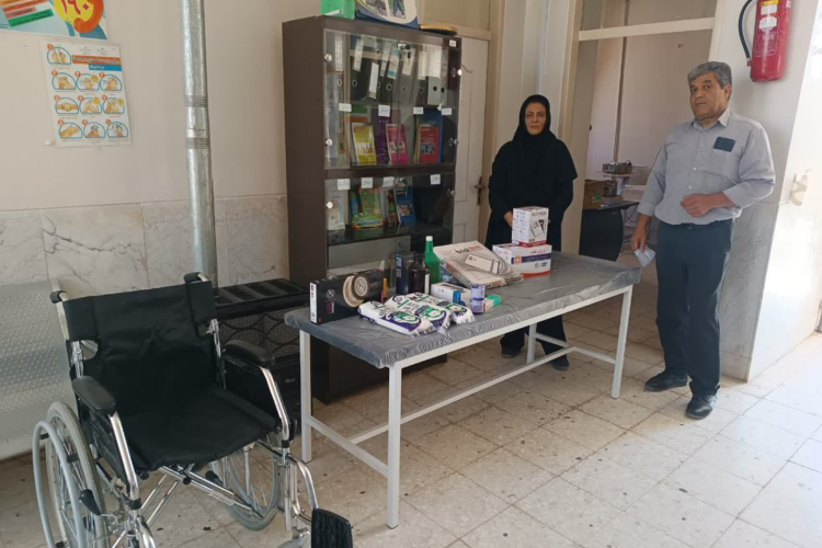 اهدای لوازم اهدایی خیر محترم سرکار خانم کیهانیان در روستای جعفر آباد 