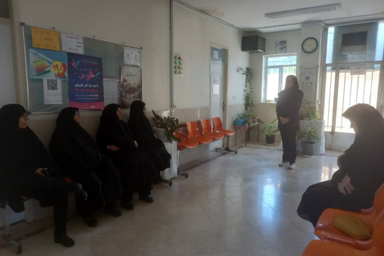 جلسه آموزشی ویژه سفیران سلامت روستای ورپشت برگزار شد