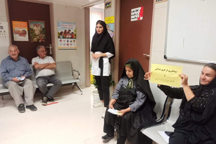 جلسه آموزشی ویژه مراجعین خانه بهداشت خرمنان برگزار شد