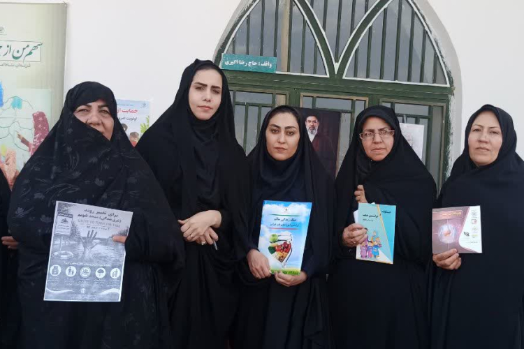 میز خدمت سلامت در امامزاده شاهزاده حسین خیرآباد برگزار شد