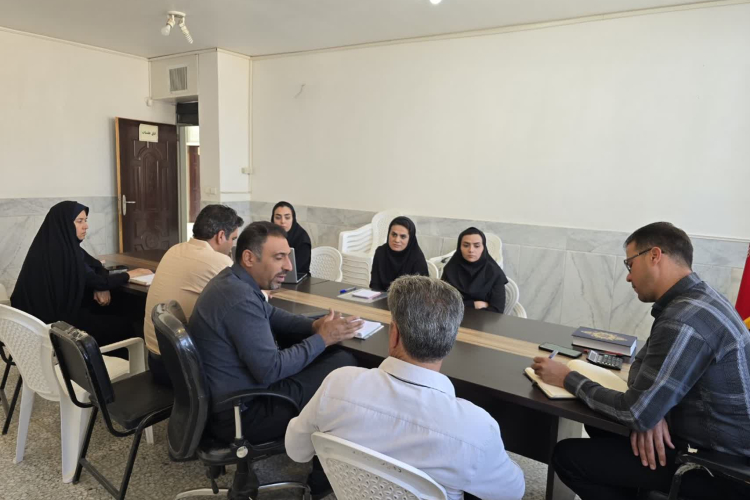 جلسه هم‌اندیشی «جوانی جمعیت» و «تبیین طرح فتحان» در روستای میرآباد برگزار شد