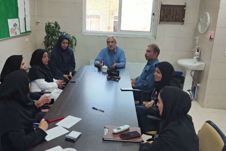 بازدید و بررسی استانداردها و دستورالعمل های بهداشت محیط بیمارستان بهنیا انجام شد
