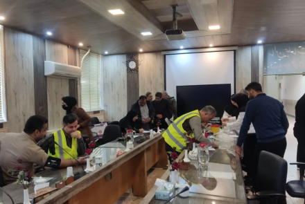  ایستگاه غربالگری پرفشاری خون و دیابت در اداره آموزش و پرورش شهرستان تیران وکرون 