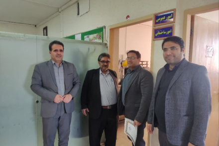  آیین تجلیل از پرسنل ستادی شبکه بهداشت ودرمان شهرستان تیران و کرون 