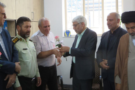 دیدار صمیمانه جمعی از مسئولین با پرسنل اورژانس پیش بیمارستانی شهرستان تیران و کرون