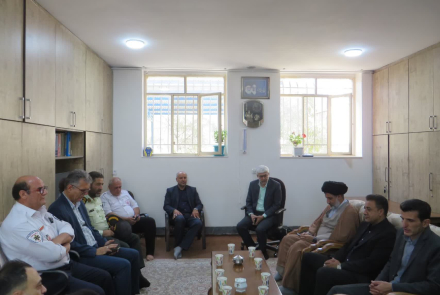 دیدار صمیمانه جمعی از مسئولین با پرسنل اورژانس پیش بیمارستانی شهرستان تیران و کرون