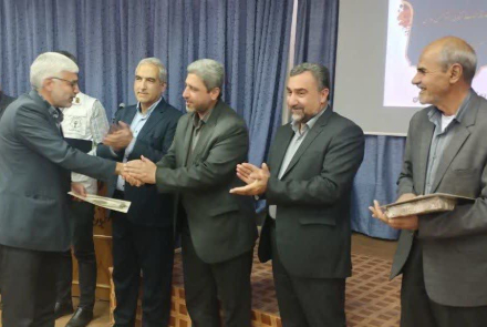 مراسم تکریم و معارفه سرپرست شبکه بهداشت و درمان شهرستان تیران و کرون برگزار شد